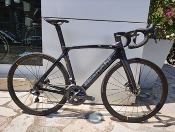 Used Bianchi Oltre XR4 - Ultegra Di2 2022 2022 Road & Gravel