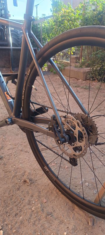Used Canyon Endurace 6 2024 2024 Road & Gravel, Light Gray — image 5 of 8