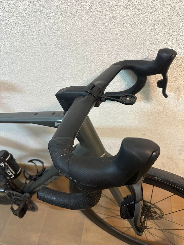 Used BMC Roadmachine 01 THREE 2023 2023 Road & Gravel, Light Gray — image 7 of 12