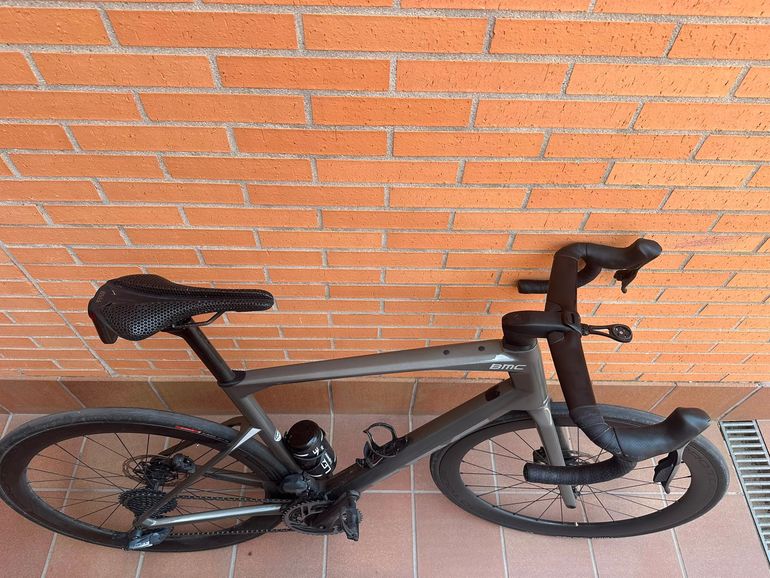 Used BMC Roadmachine 01 THREE 2023 2023 Road & Gravel, Light Gray — image 12 of 12