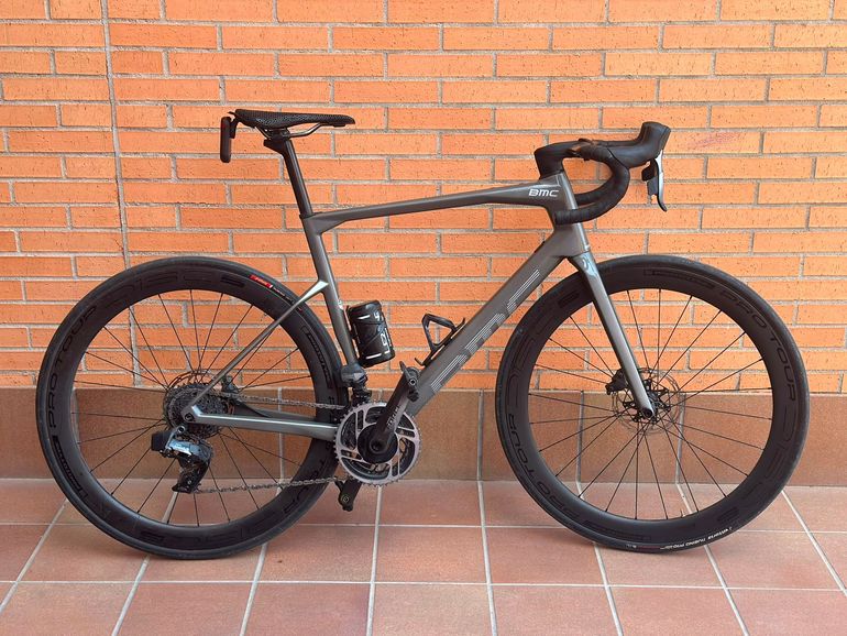 Used BMC Roadmachine 01 THREE 2023 2023 Road & Gravel, Light Gray — image 8 of 12