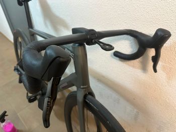 Used BMC Roadmachine 01 THREE 2023 2023 Road & Gravel, Light Gray — image 3 of 12