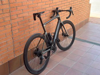 Used BMC Roadmachine 01 THREE 2023 2023 Road & Gravel, Light Gray — image 11 of 12