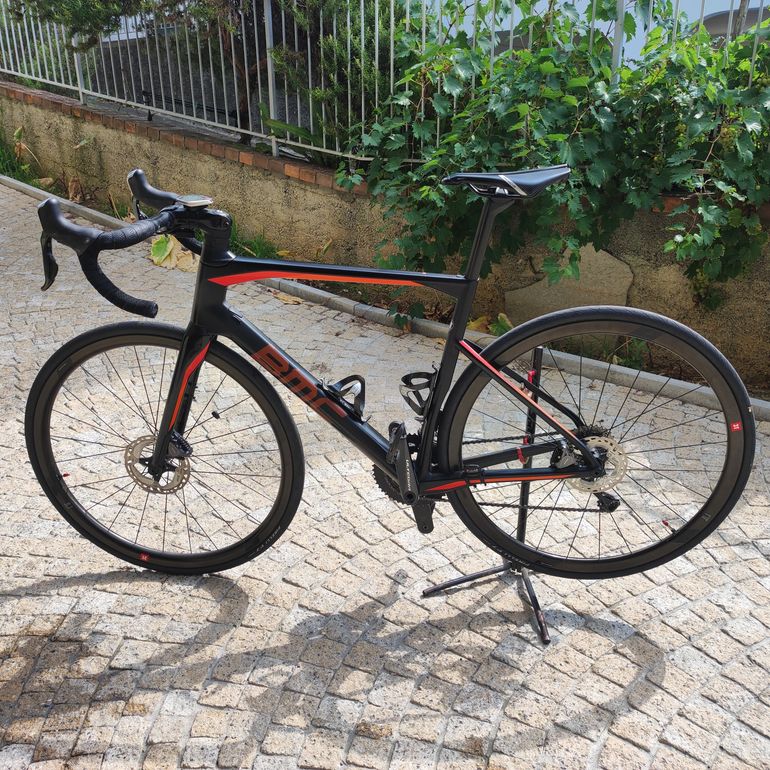 BMC Roadmachine 01 FOUR 2019 2019 Road & Gravel usato, Nero — immagine 4 di 8