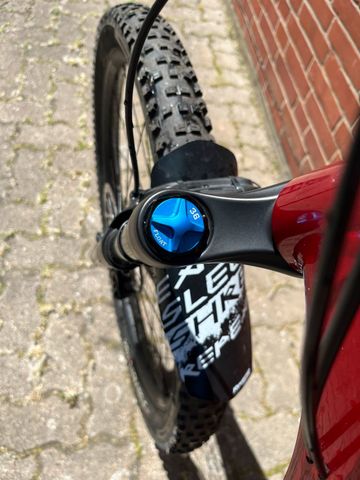 Used Trek Roscoe 9 2023 2023 Mountainbike, Red, 29 — image 12 of 14