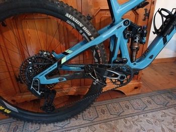 Pivot Switchblade Sram Eagle Transmission X0 2024 Mountainbike usato, Blu — immagine 3 di 3