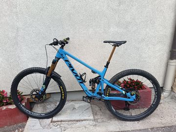 Tweedehands Pivot Switchblade Sram Eagle Transmission X0 2024 Mountainbike — afbeelding 2 van 3