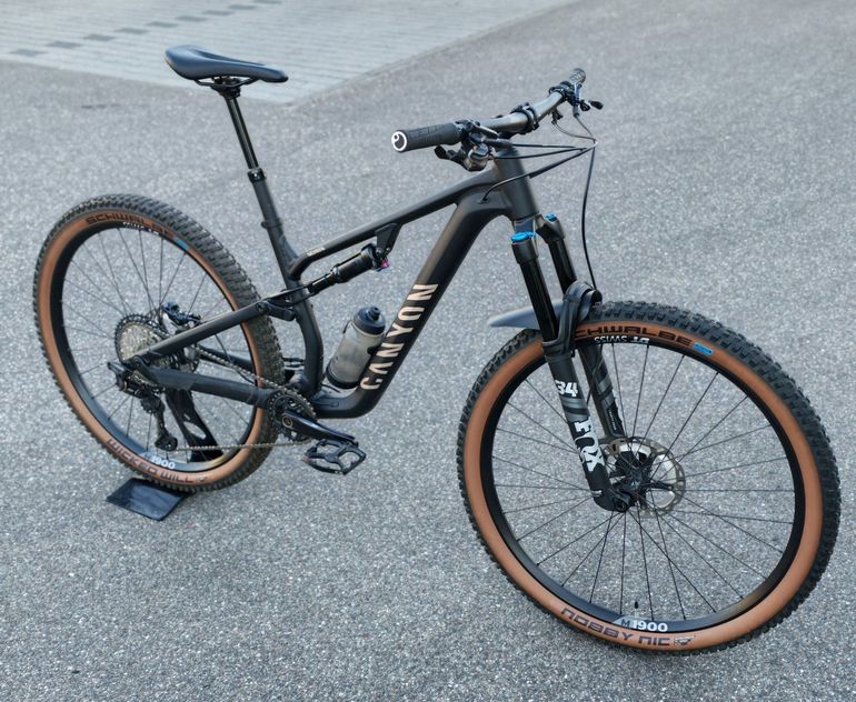 Used Canyon Neuron 7 2024 2024 Mountainbike, Black, 27.5, 29 — image 3 of 10
