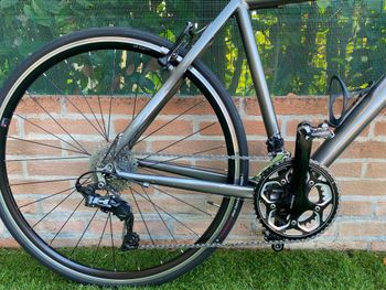 Shimano 2012 Road & Gravel usato, Grigio chiaro — immagine 2 di 7