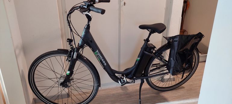Gebrauchtes Zündapp Green 3.7 2023 Urban, Hellgrau — Bild 2 von 3
