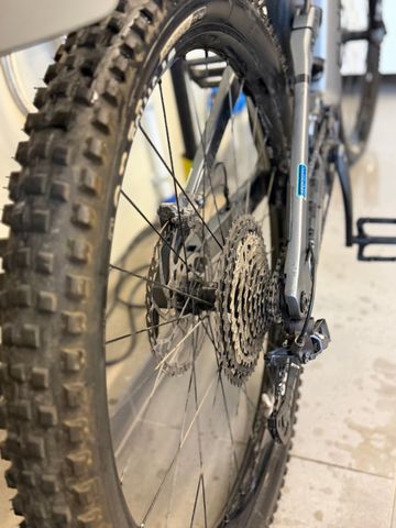 Brugt Flyer Uproc Shimano Deore XT 2024 Mountainbike — billede 8 af 12