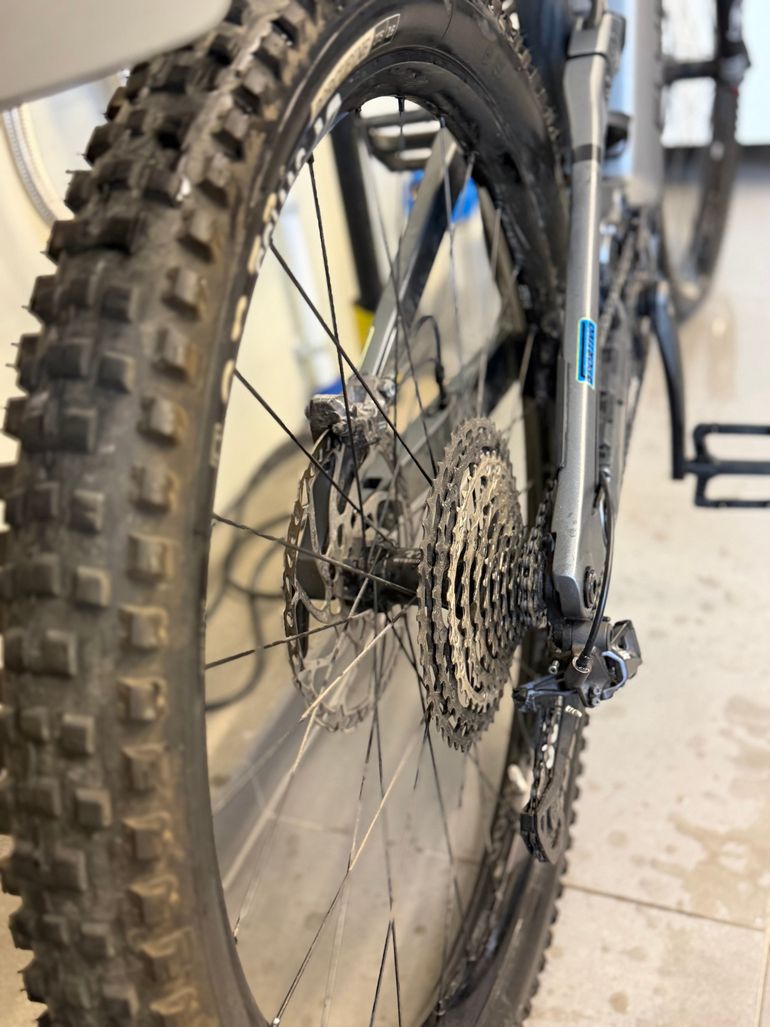 Brugt Flyer Uproc Shimano Deore XT 2024 Mountainbike — billede 8 af 12