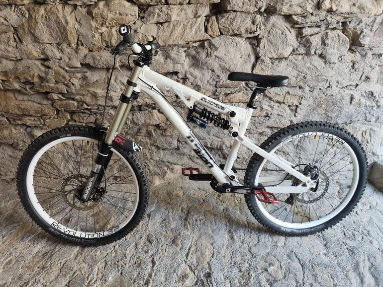 Used Transition Blindside 2012 Mountainbike, White — image 7 of 7
