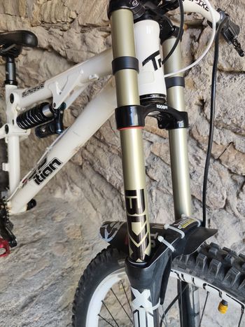 Used Transition Blindside 2012 Mountainbike, White — image 2 of 7
