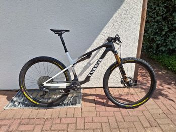 Canyon LUX Shimano Deore XT Di2 2023 MTB d'occasion