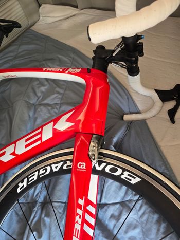 Trek Madone SL 6 2019 2019 Road & Gravel usato, Rosso — immagine 2 di 3