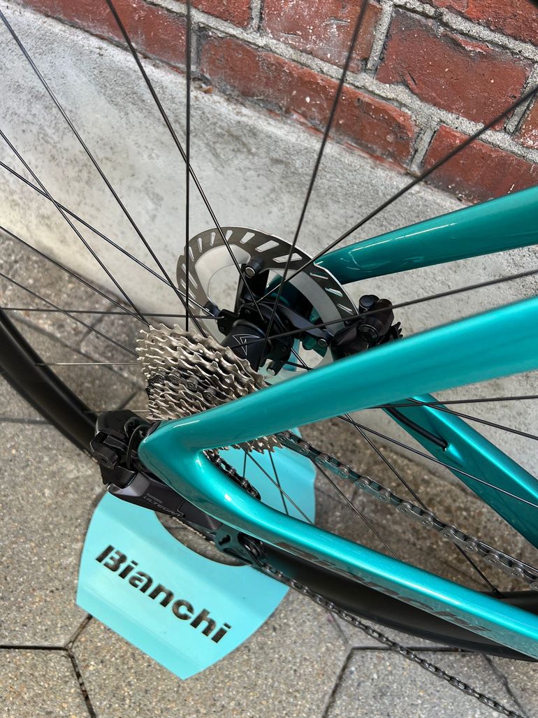 Używany Bianchi Oltre Shimano Ultegra Di2 2026 Road & Gravel — zdjęcie 11 z 17