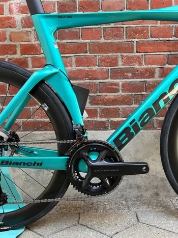 Używany Bianchi Oltre Shimano Ultegra Di2 2026 Road & Gravel — zdjęcie 3 z 17