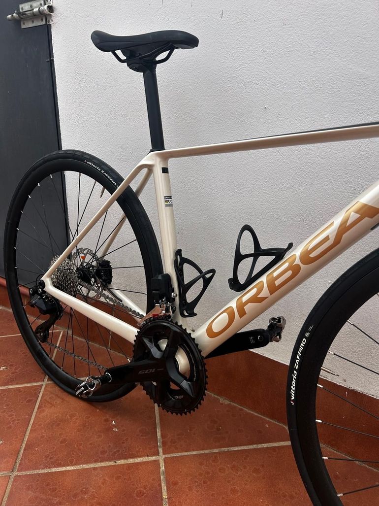 Gebrauchtes Orbea ORCA M30i 2025 2025 Road & Gravel, Weiß — Bild 8 von 9