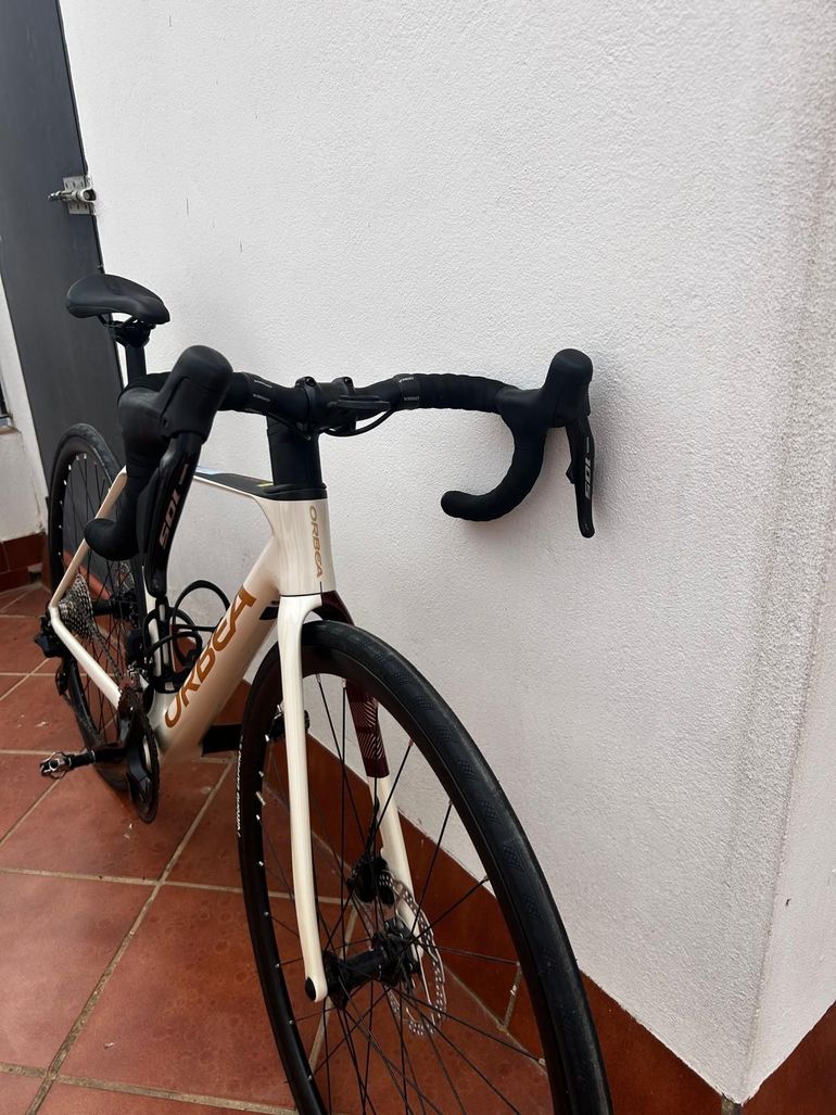 Gebrauchtes Orbea ORCA M30i 2025 2025 Road & Gravel, Weiß — Bild 9 von 9