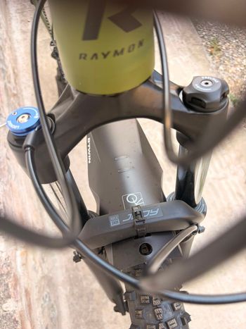 Used Raymon Custom Tektro 2024 Mountainbike, Green — image 8 of 11