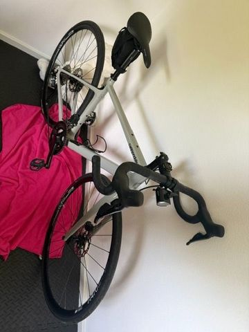 Cannondale Synapse Carbon 2 LE 2024 2024 Road & Gravel usato, Grigio chiaro — immagine 3 di 5