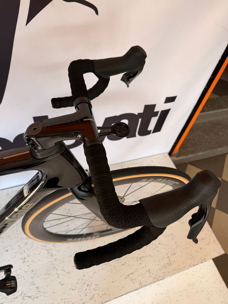 Używany Cannondale SuperSix EVO SRAM Red 2026 Road & Gravel — zdjęcie 3 z 9