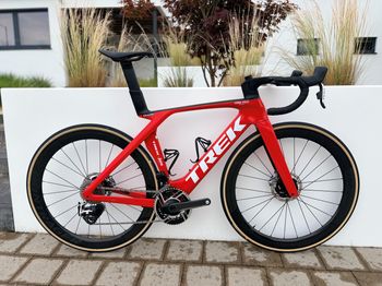 Käytetty Trek Madone SLR 9 AXS Gen 7 2024 2024 Road & Gravel