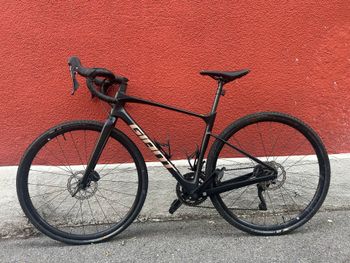 Used Giant Revolt Advanced 3 2022 2022 Road & Gravel