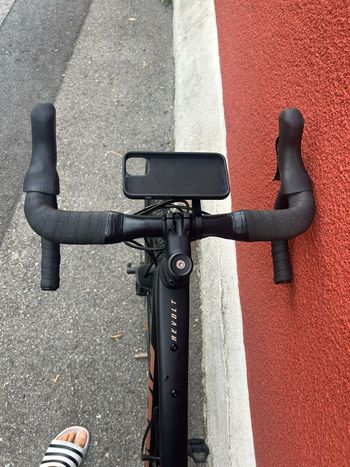 Used Giant Revolt Advanced 3 2022 2022 Road & Gravel, Black — image 3 of 8