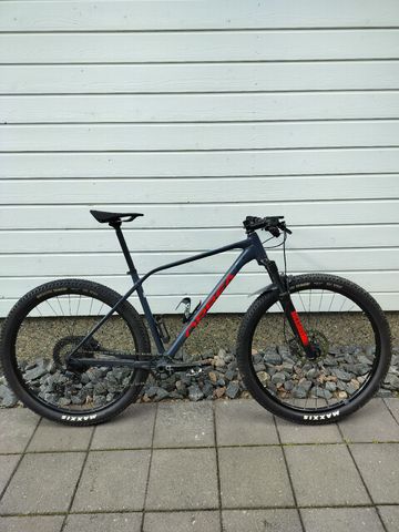Gebrauchtes Orbea ALMA H30 2022 2022 Mountainbike, Blau, 29 — Bild 1 von 4