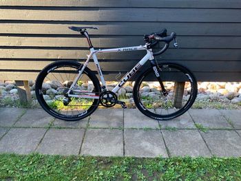 Used Cube X-Race Pro - L - Taylored 2011 Road & Gravel
