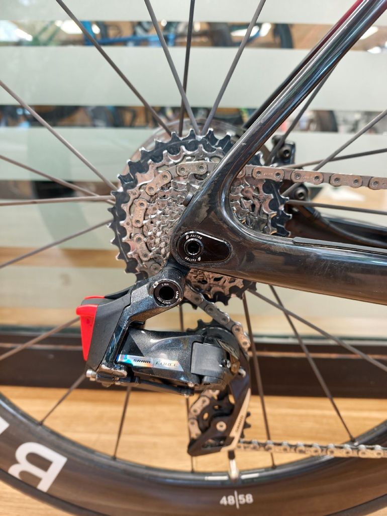 Käytetty Factor Ostro SRAM Force eTap AXS 2026 Road & Gravel — kuva 3 / 24