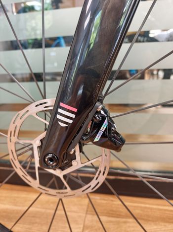 Käytetty Factor Ostro SRAM Force eTap AXS 2026 Road & Gravel — kuva 14 / 24