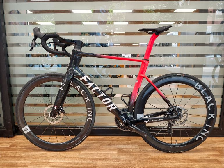 Käytetty Factor Ostro SRAM Force eTap AXS 2026 Road & Gravel — kuva 11 / 24