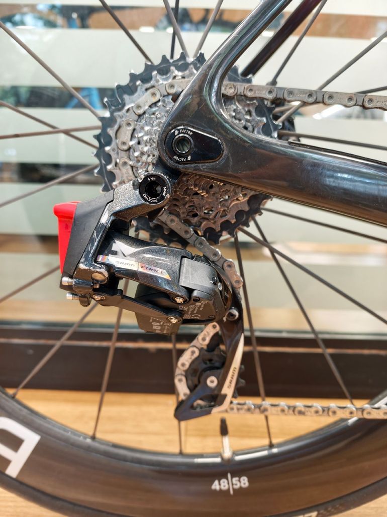 Käytetty Factor Ostro SRAM Force eTap AXS 2026 Road & Gravel — kuva 4 / 24