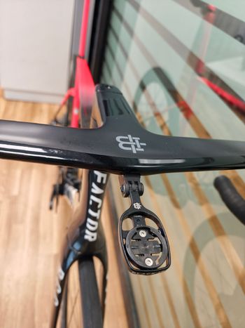 Käytetty Factor Ostro SRAM Force eTap AXS 2026 Road & Gravel — kuva 9 / 24