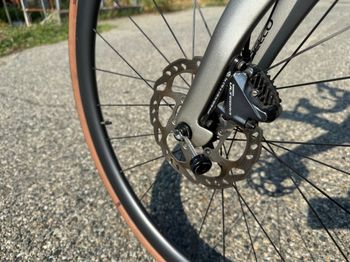 Used Pinarello F5 Shimano Ultegra 2023 2023 Road & Gravel, Light Gray — image 5 of 21