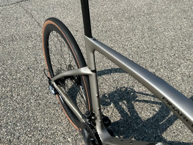 Used Pinarello F5 Shimano Ultegra 2023 2023 Road & Gravel, Light Gray — image 12 of 21