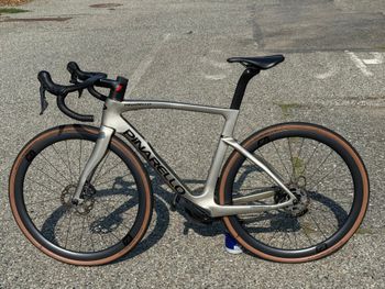 Used Pinarello F5 Shimano Ultegra 2023 2023 Road & Gravel, Light Gray — image 6 of 21