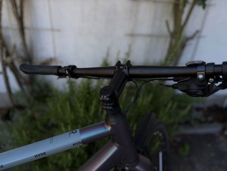 CUBE HYDE, RACE 2023 2023 Urban usato, Viola — immagine 5 di 7