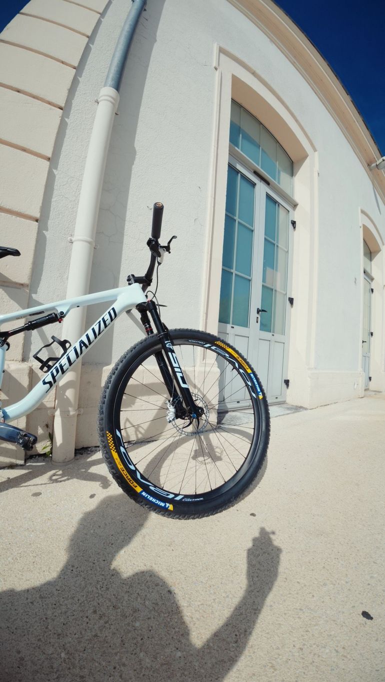 Used Specialized Epic Expert 2023 Frameset 2023 Mountainbike, White, 29 — image 3 of 3