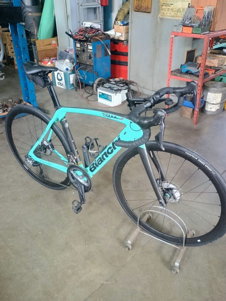 Bianchi Oltre XR3 Ultegra Di2 2021
