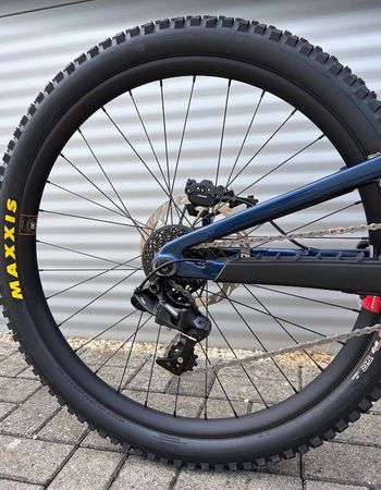 Brugt Santa Cruz V10 DH S 2027 2027 Mountainbike — billede 9 af 13