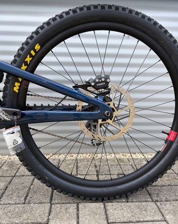 Brugt Santa Cruz V10 DH S 2027 2027 Mountainbike — billede 7 af 13
