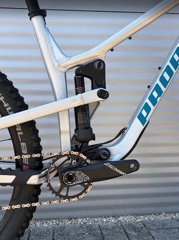 Propain Tyee AL 29 Performance 2023 2023 Mountainbike usato, Grigio chiaro — immagine 10 di 13