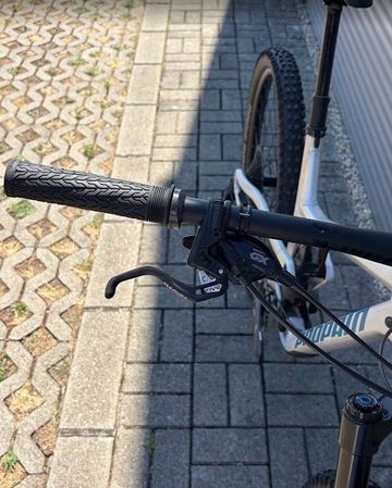 Used Propain Tyee AL 29 Performance 2023 2023 Mountainbike, Light Gray, 29 — image 4 of 13