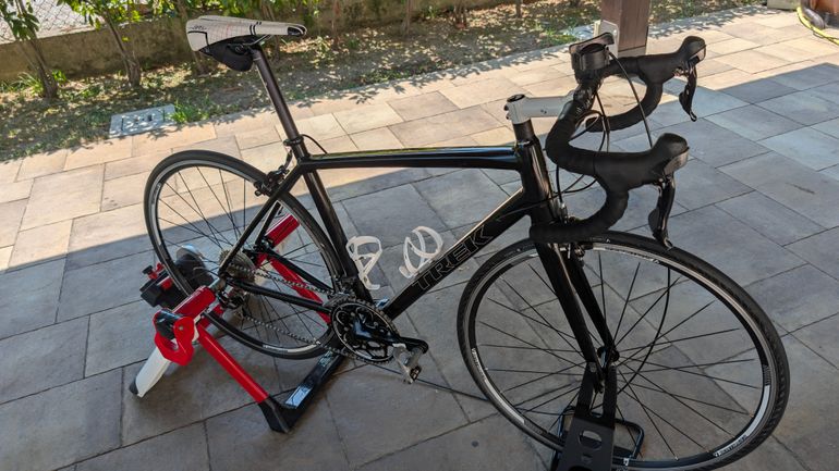 Trek Madone 2.1 2015 Road & Gravel usato, Nero — immagine 2 di 10