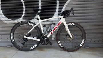 Used Trek Domane Shimano Ultegra Di2 2023 Road & Gravel, White — image 2 of 5