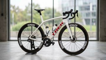 Used Trek Domane Shimano Ultegra Di2 2023 Road & Gravel, White — image 4 of 5